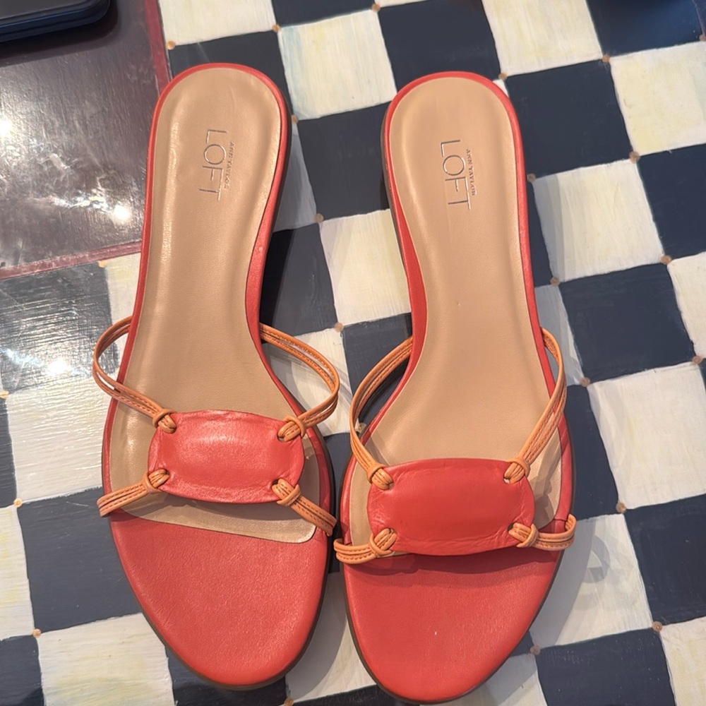 Ann Taylor Loft Coral Slide Sandals